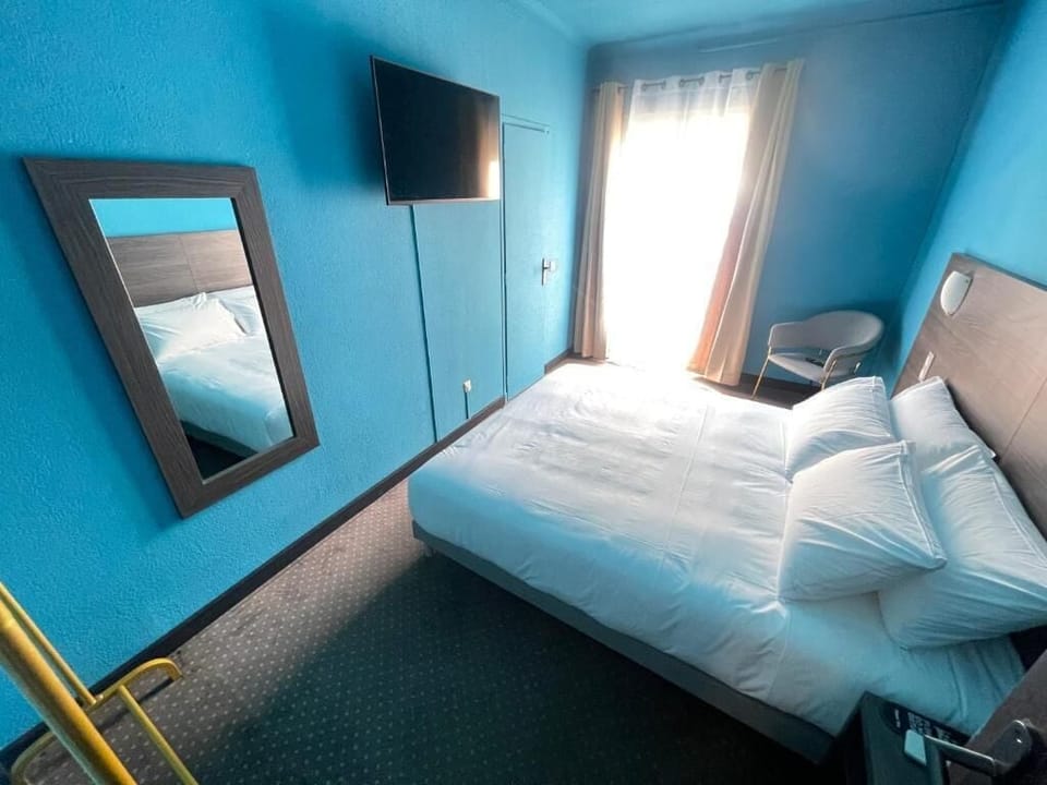 Deluxe Double Room | Laptop workspace, WiFi (free)