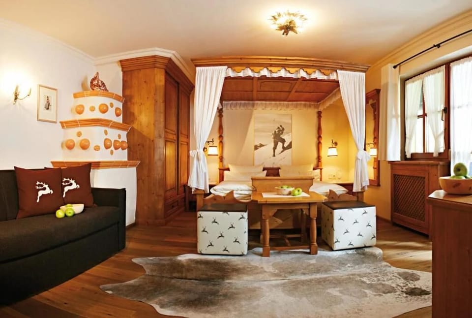 Deluxe Double Room, Balcony, Mountain View | Interior