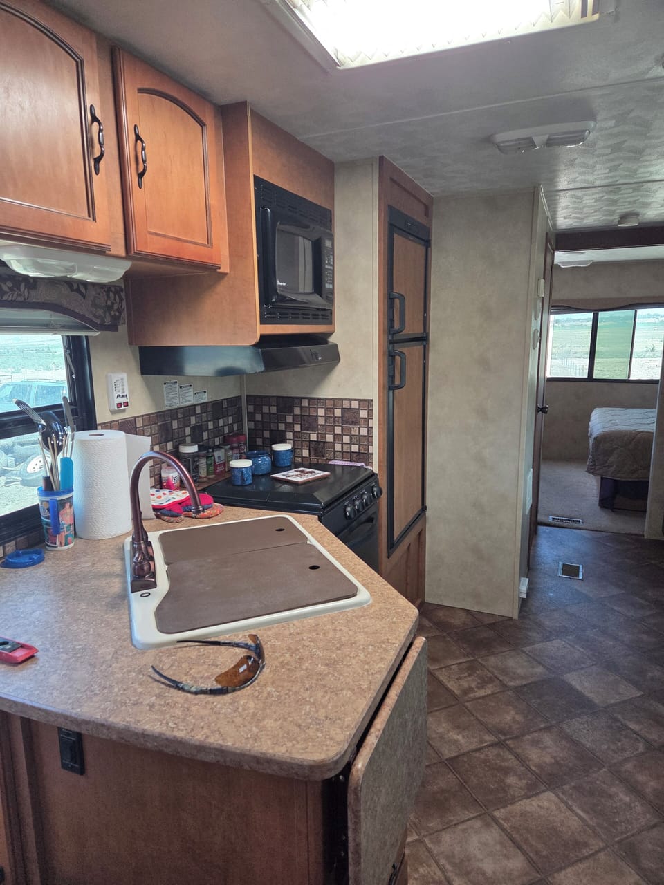 Family Mobile Home, Desert View | Private kitchen | Fridge, microwave, oven, stovetop