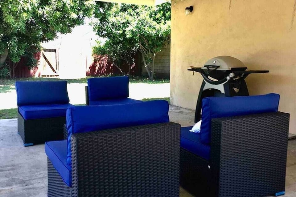 Pick some oranges and macadamia nuts while you grill out!