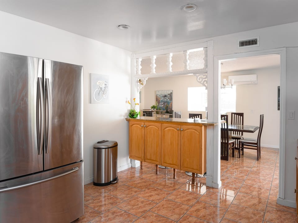 Rice cooker, coffee pots, pans, everything you need for meal prep