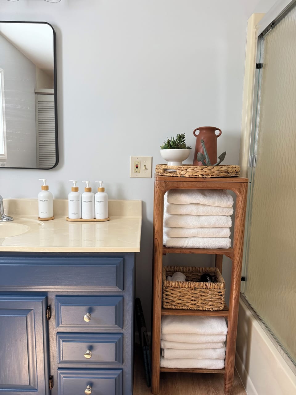 Upstairs bathroom, plenty of high quality towels and bathroom essentials.