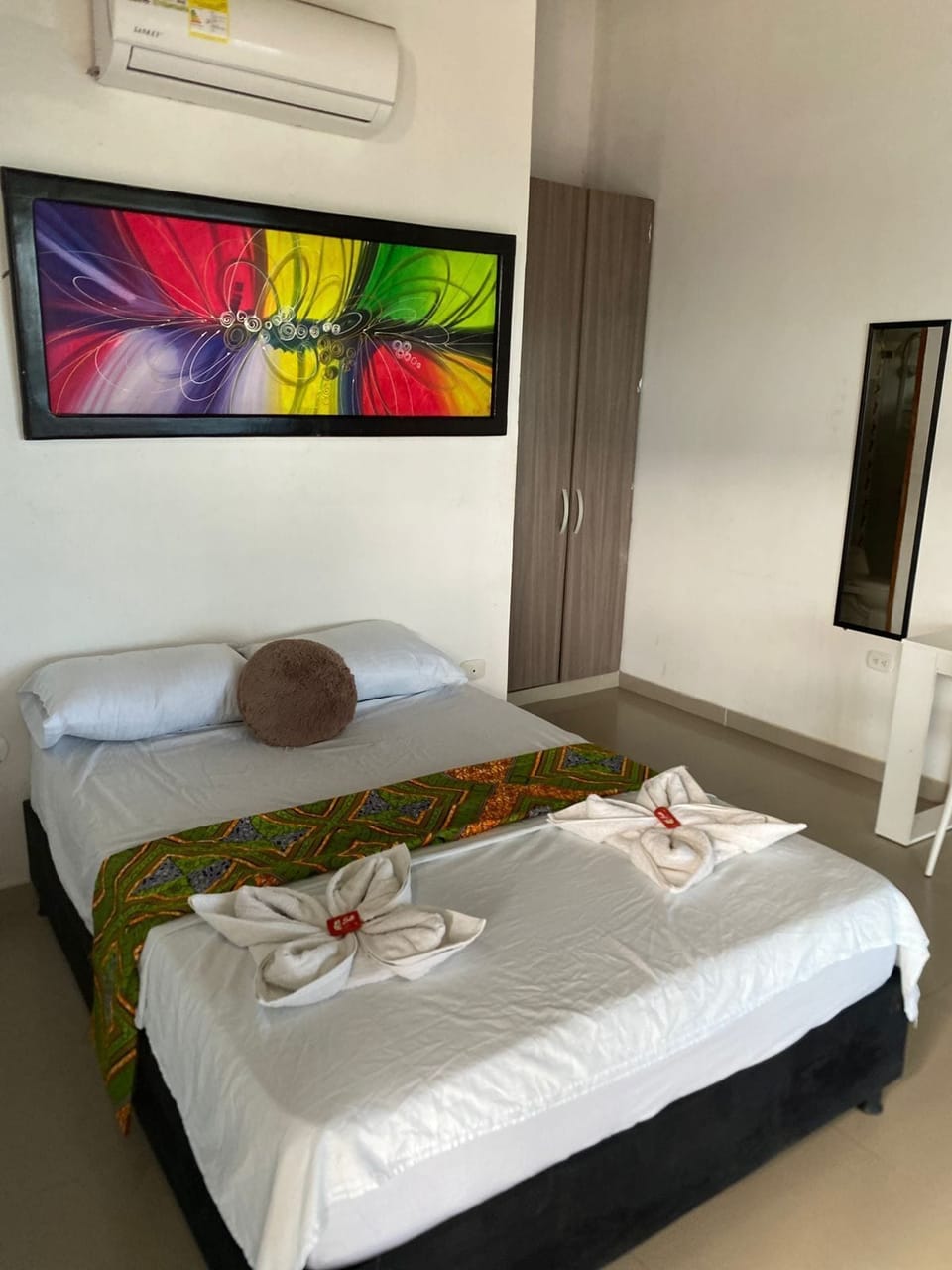 Classic Double Room | Desk, laptop workspace, WiFi (free), bed sheets