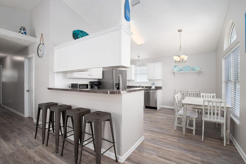 House, Multiple Beds (Seagrass Way) | Private kitchen