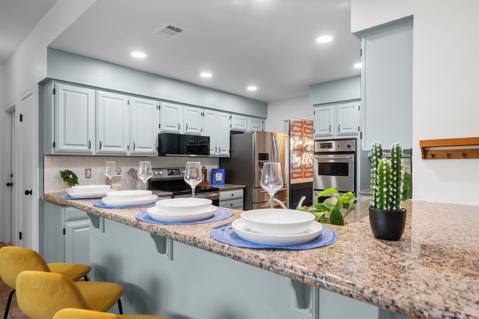 Family House, 5 Bedrooms, Pets Allowed, Pool View | Private kitchen