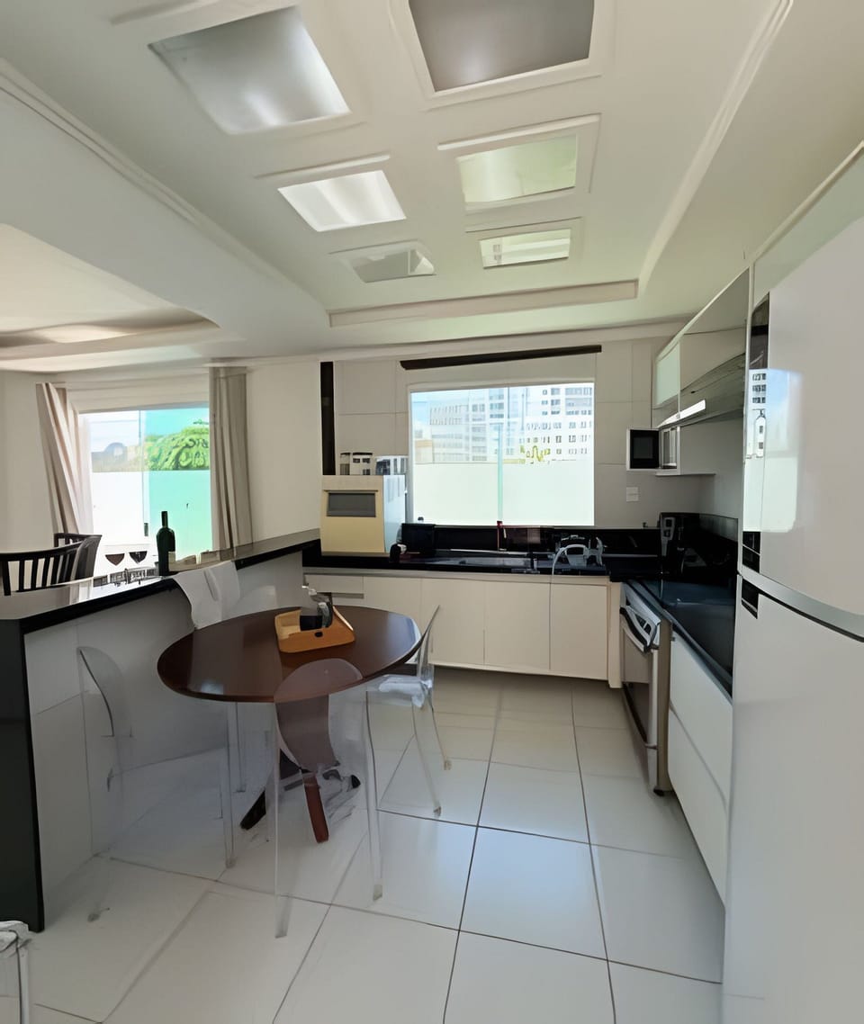 Basic Apartment | Private kitchen | Microwave, oven, stovetop, dishwasher
