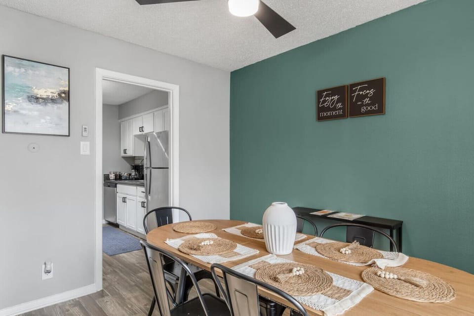 Bright and cozy dining space ideal for meals before heading to AT&T Stadium or enjoying a relaxed dinner after events. Perfect for couples, families, or small groups.