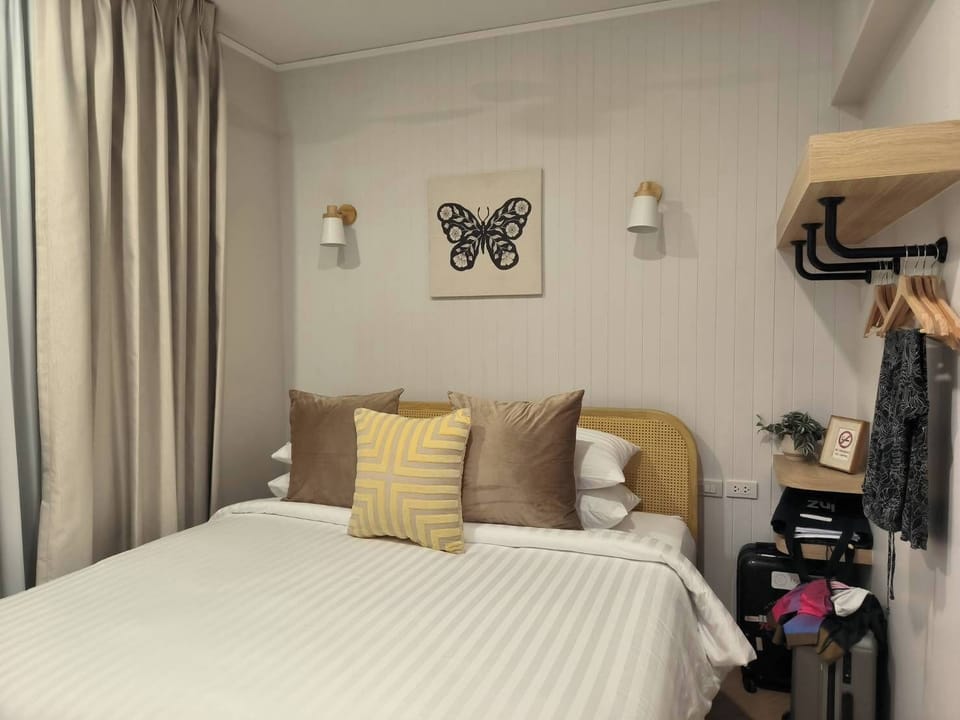 Comfort Villa, River View | Desk, laptop workspace, blackout drapes, iron/ironing board