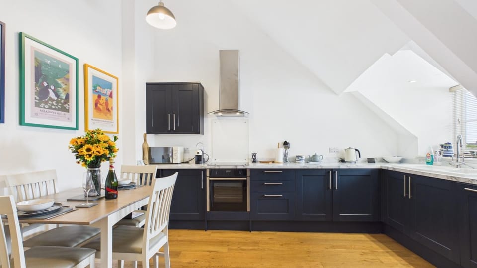 Captains Lookout - 1 Bedroom Apartment - Tenby (28925)
