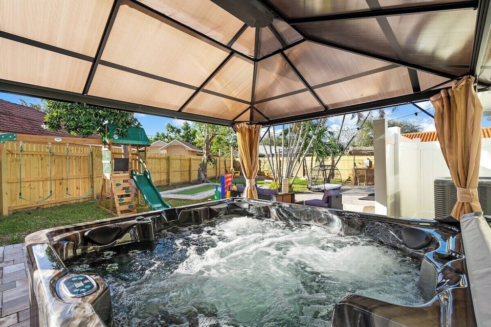 Outdoor spa tub