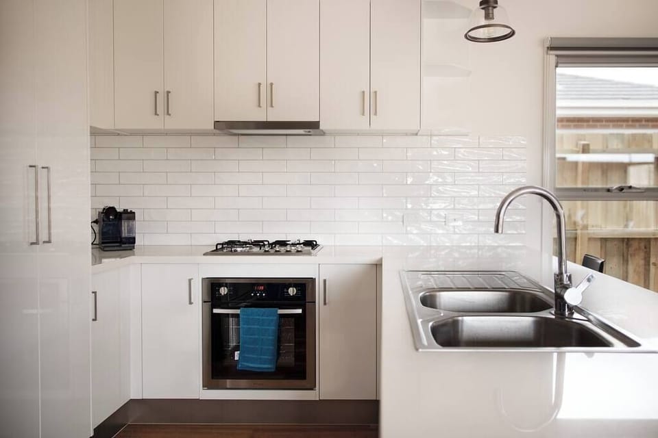 Perfect for Large Families w/ Dishwasher, Oven and Stove