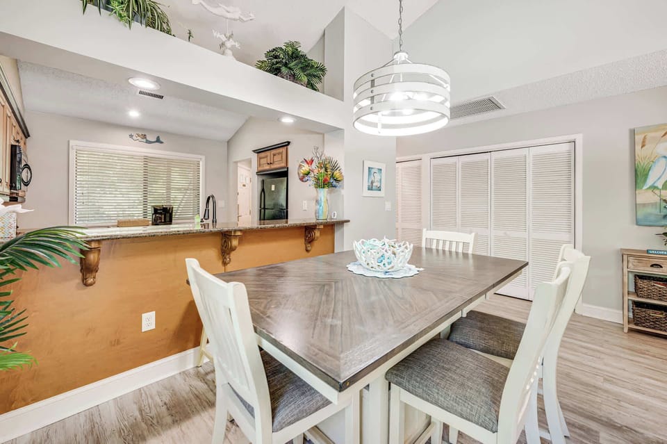 Dining Area for Family Meals 🍽️
