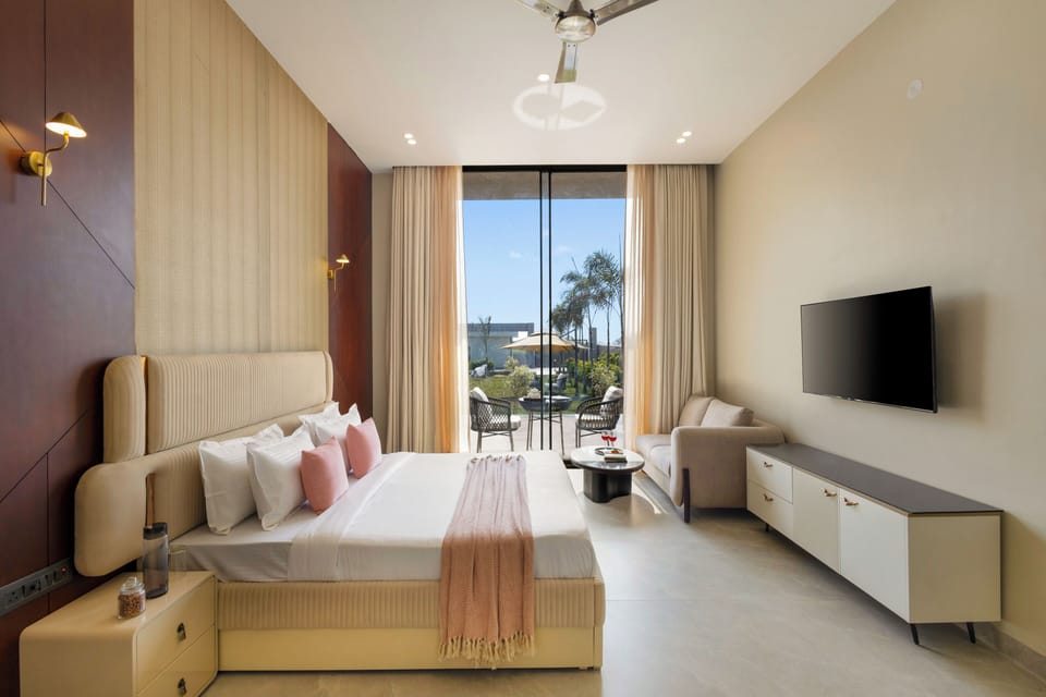Deluxe Villa, Garden View | Iron/ironing board, free WiFi
