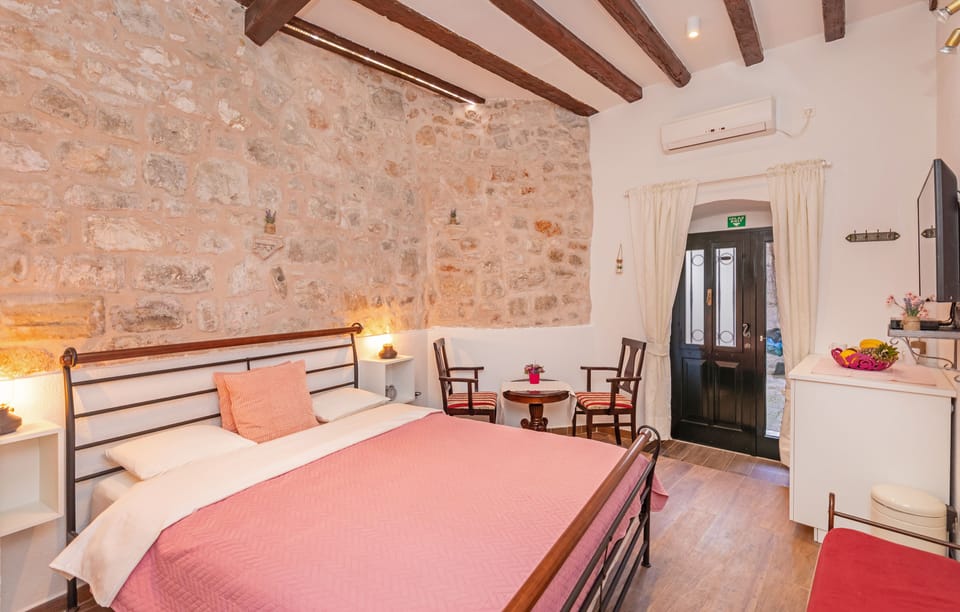 Comfort Double Room | Premium bedding, soundproofing, free WiFi, bed sheets