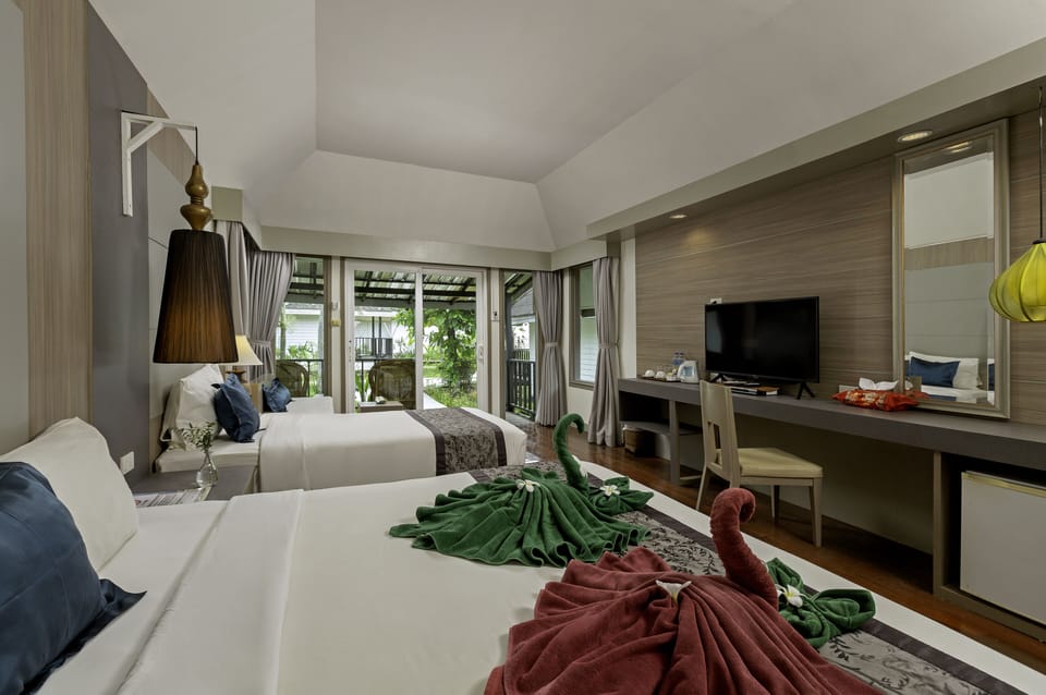 Luxury Double or Twin Room | In-room safe, desk, laptop workspace, blackout drapes