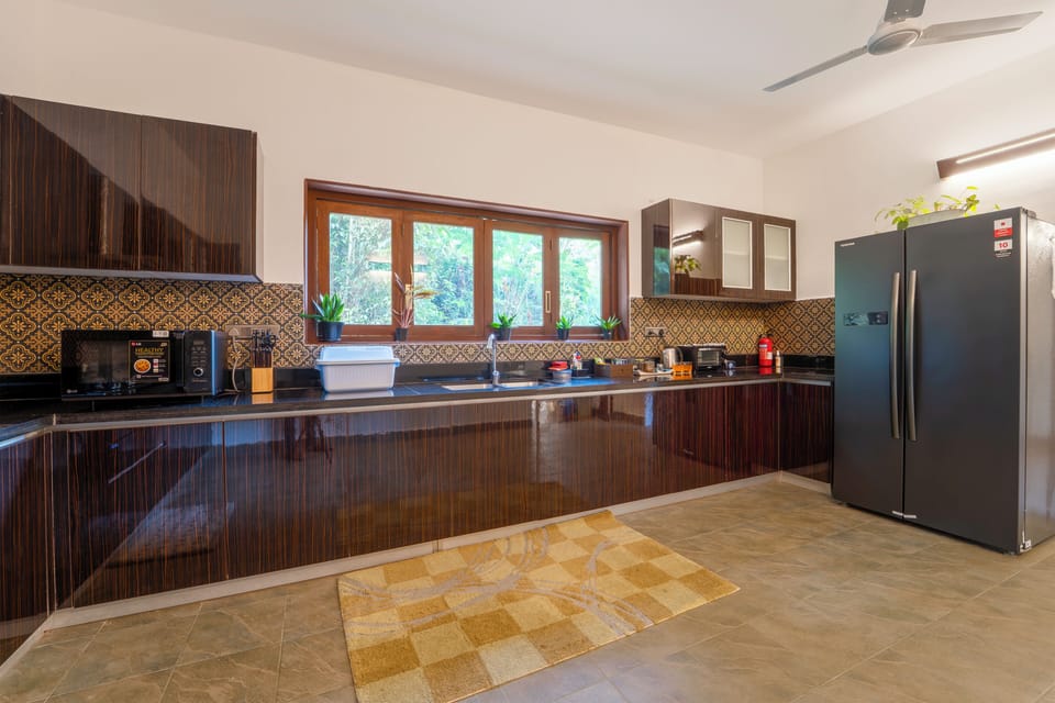 Deluxe Villa, Balcony | Private kitchen
