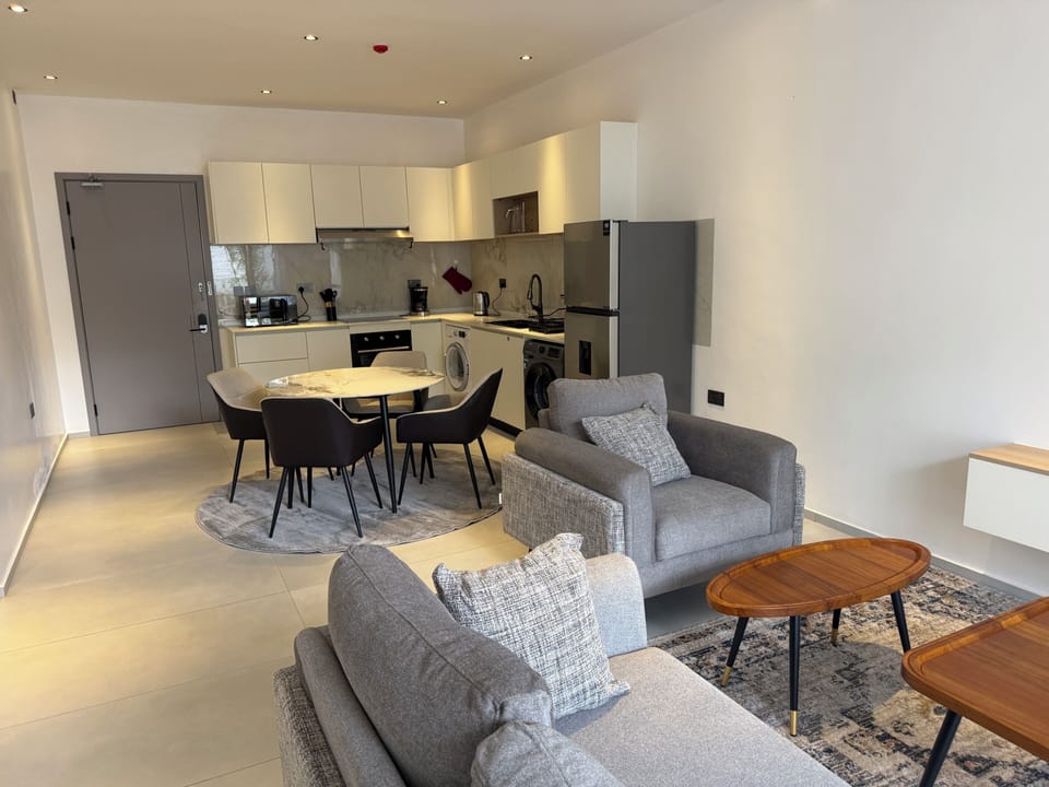Apartment | Laptop workspace, iron/ironing board, WiFi (free)