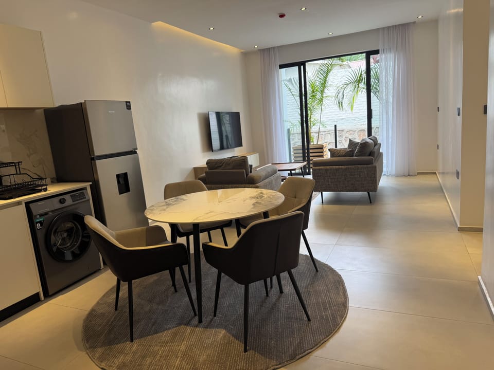 Apartment | Laptop workspace, iron/ironing board, WiFi (free)
