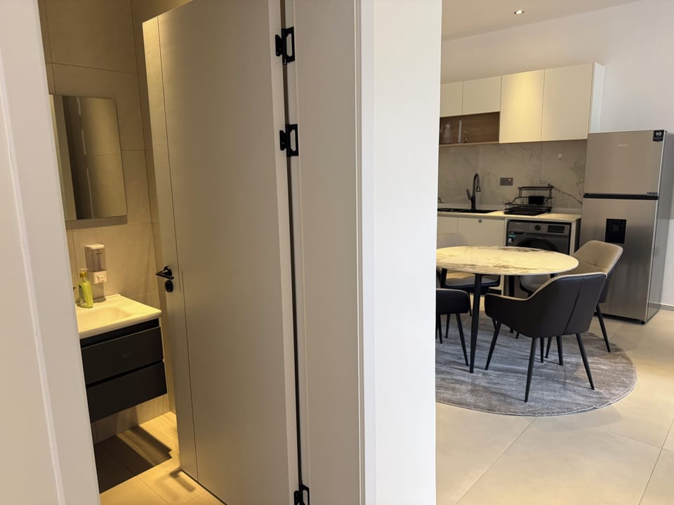 Apartment | Laptop workspace, iron/ironing board, WiFi (free)