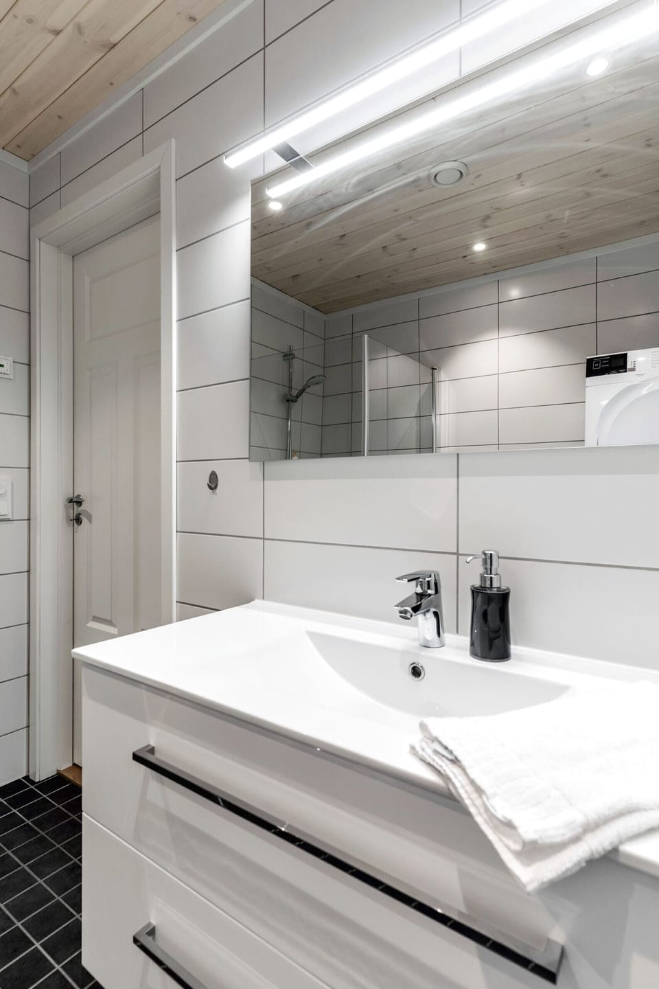 Modern bathroom