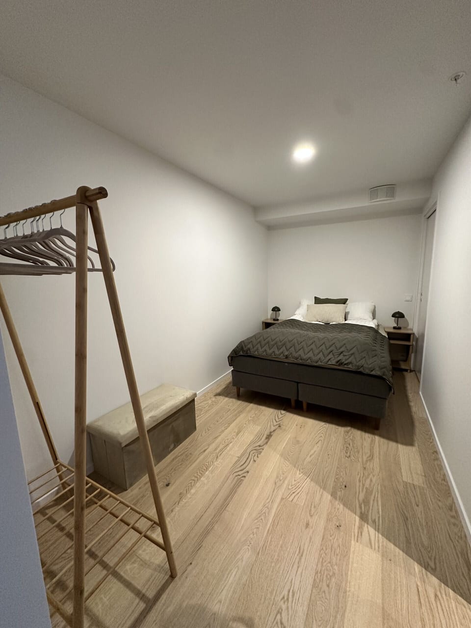 Bedroom with double bed 150x200cm
