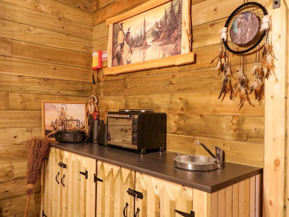 Apache Falls Lodge