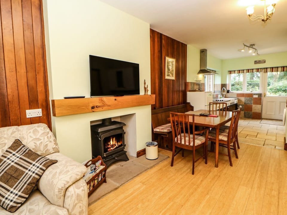 Holly Lodge
