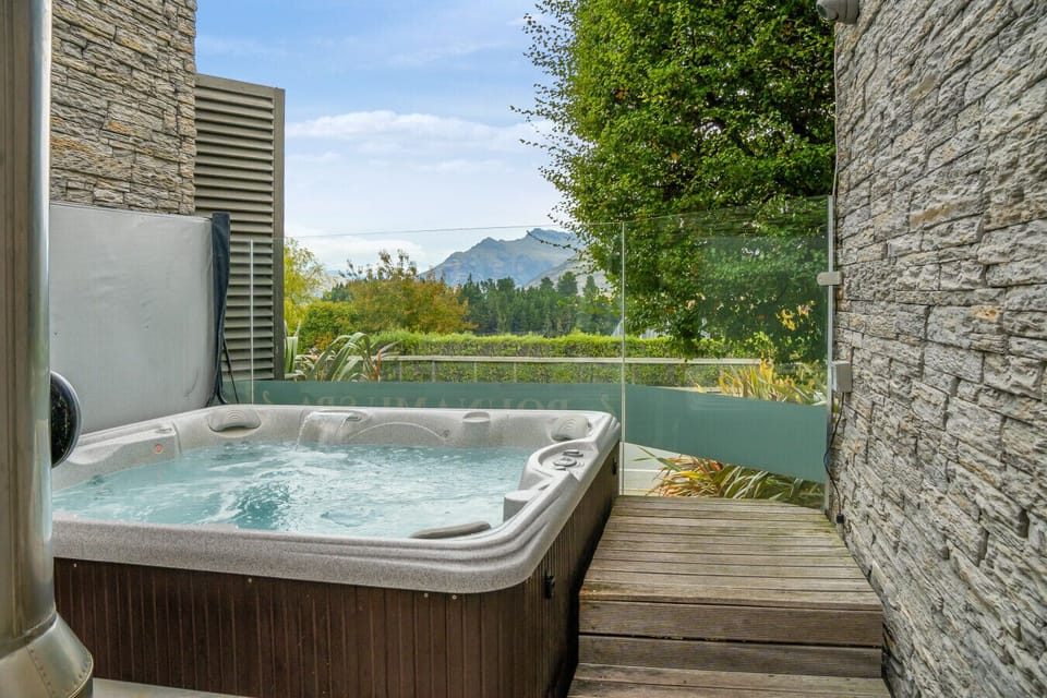 The shared hot tub - bookable through Swissbel reception on-site