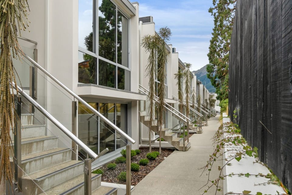 Pounamu Apartments on Frankton Road