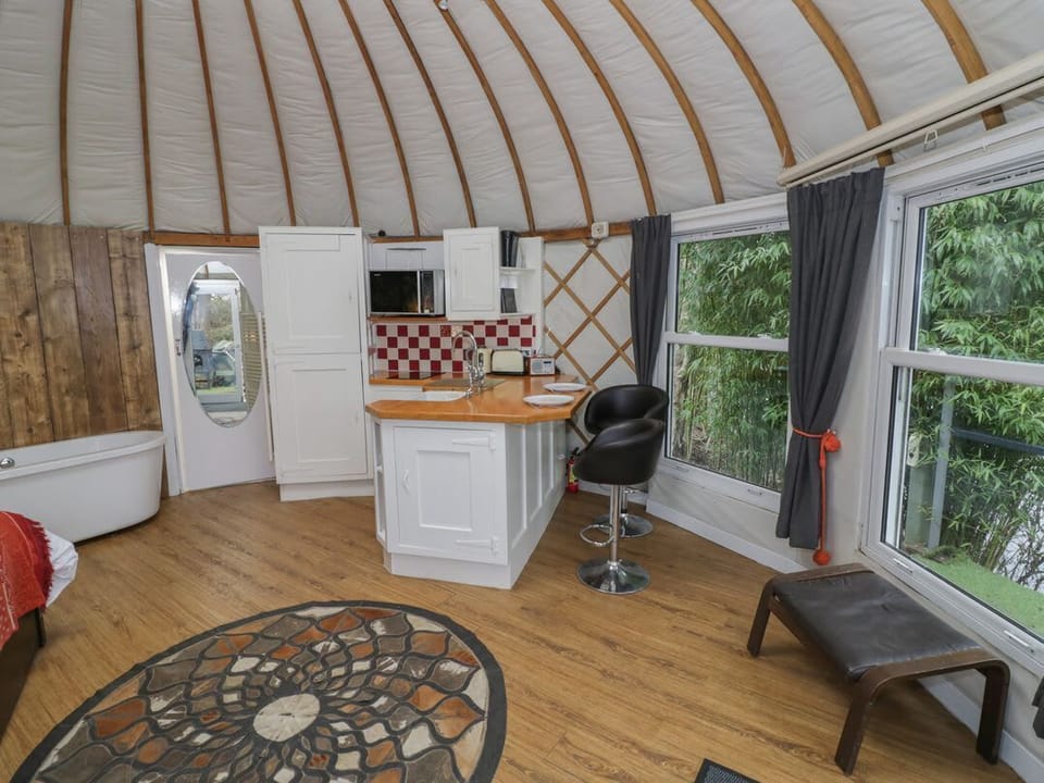 Lakeview Yurt