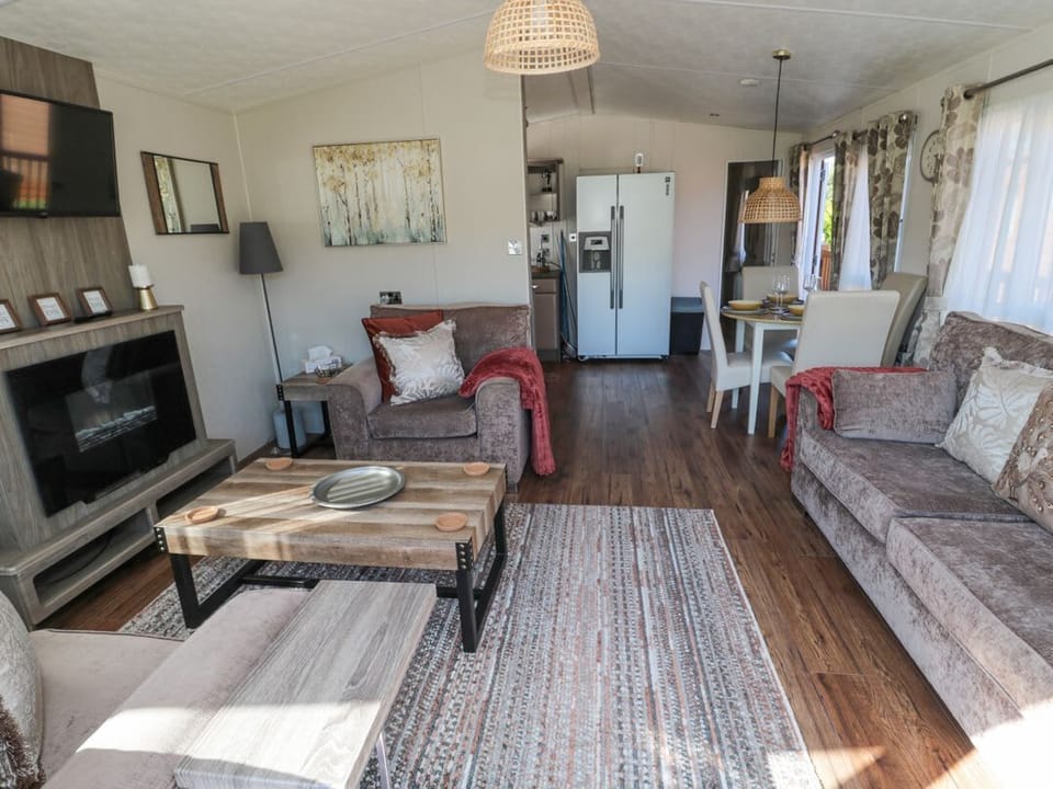 Acorn Lodge