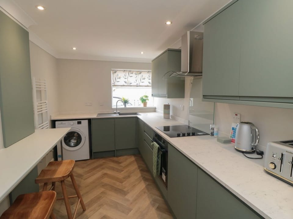 36 Chatsworth Close