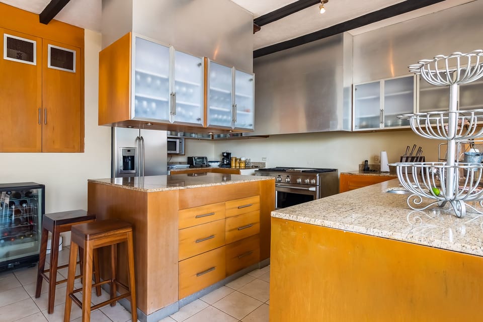 Fully equipped kitchen with sleek finishes.
