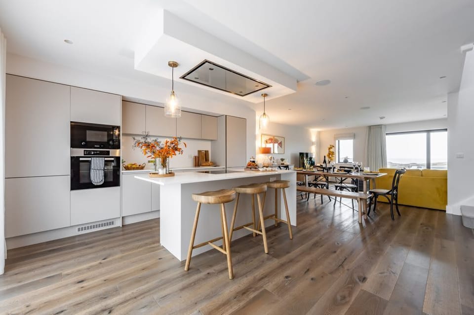 Porth Beach Villa