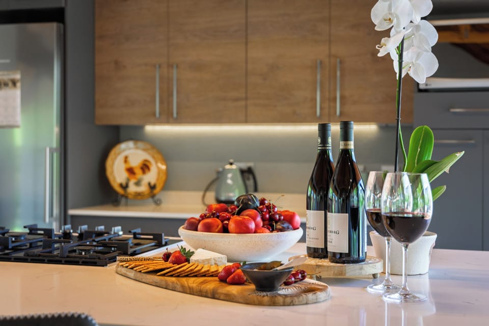 Luxury House, Garden View | Private kitchen