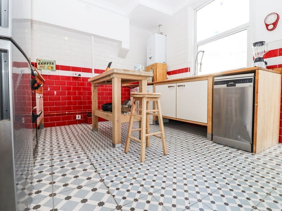 Goldhurst Apartment