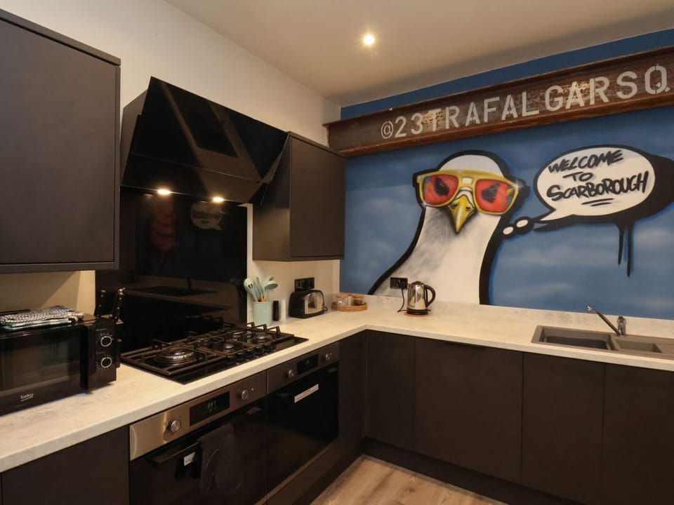 23 Trafalgar Square