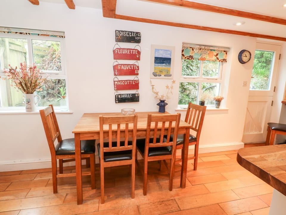 Honeysuckle Cottage