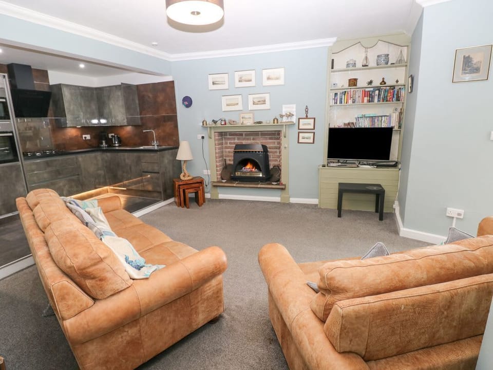 Apartment 4