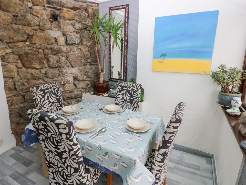 Apartment 4