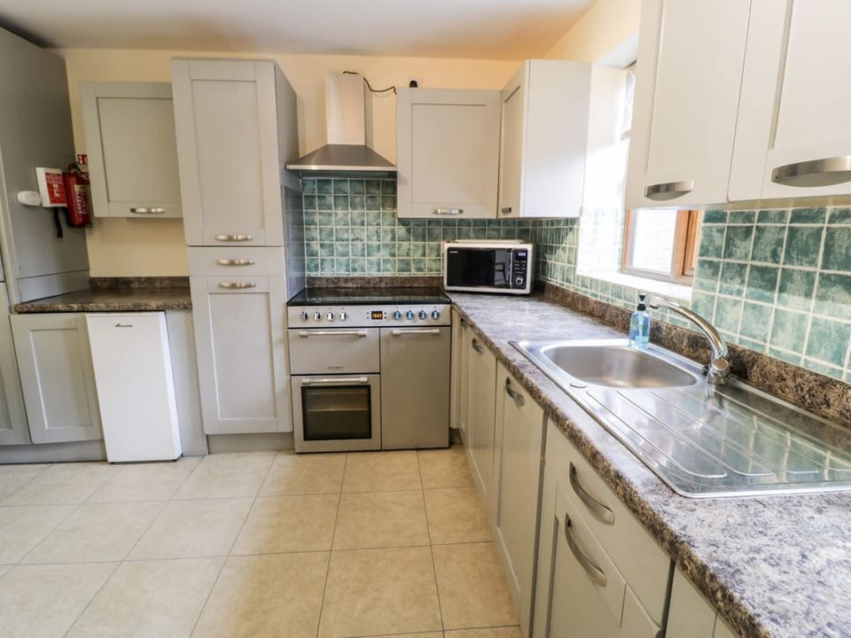 Ddol Helyg Farmhouse