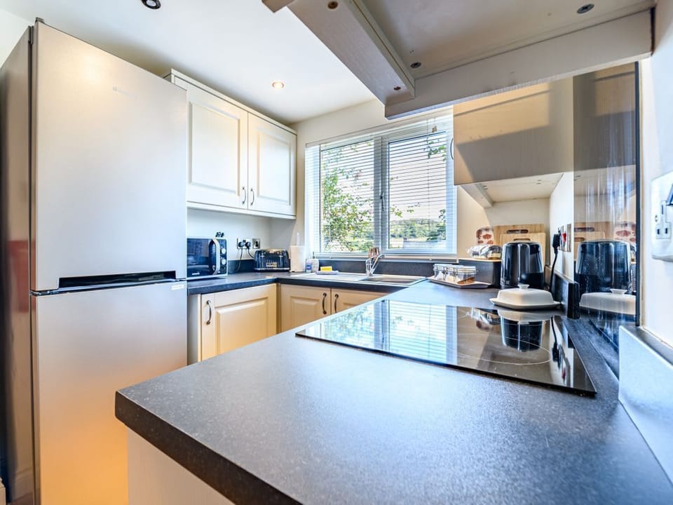 2 Orchard Leigh