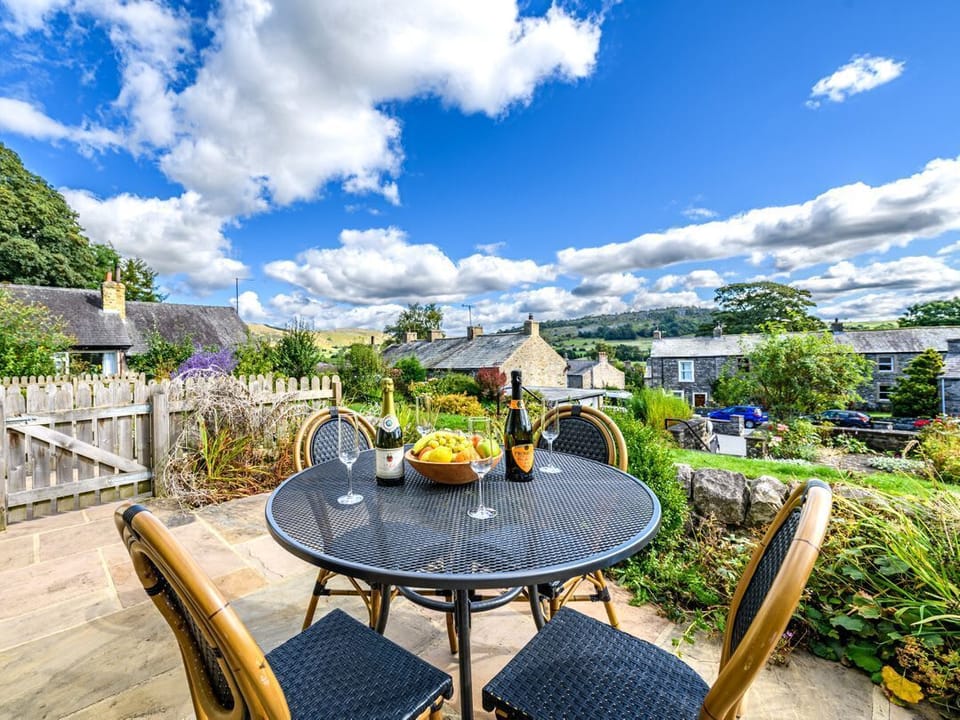 2 Orchard Leigh