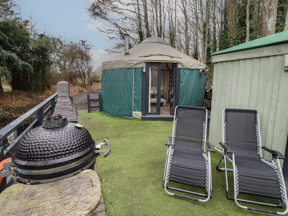 The Lakeside Yurt
