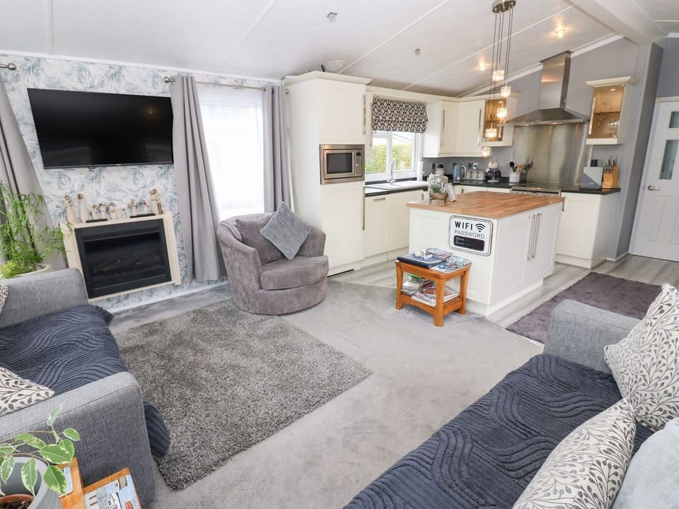 A and C Lodge-Plot 21