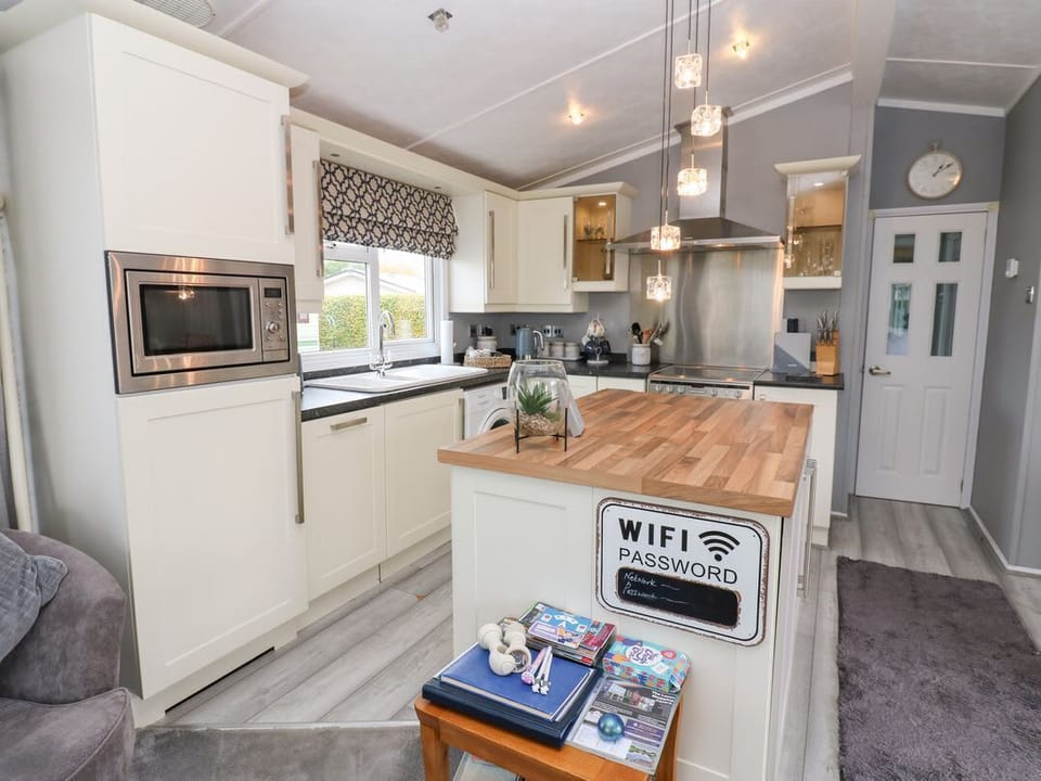 A and C Lodge-Plot 21