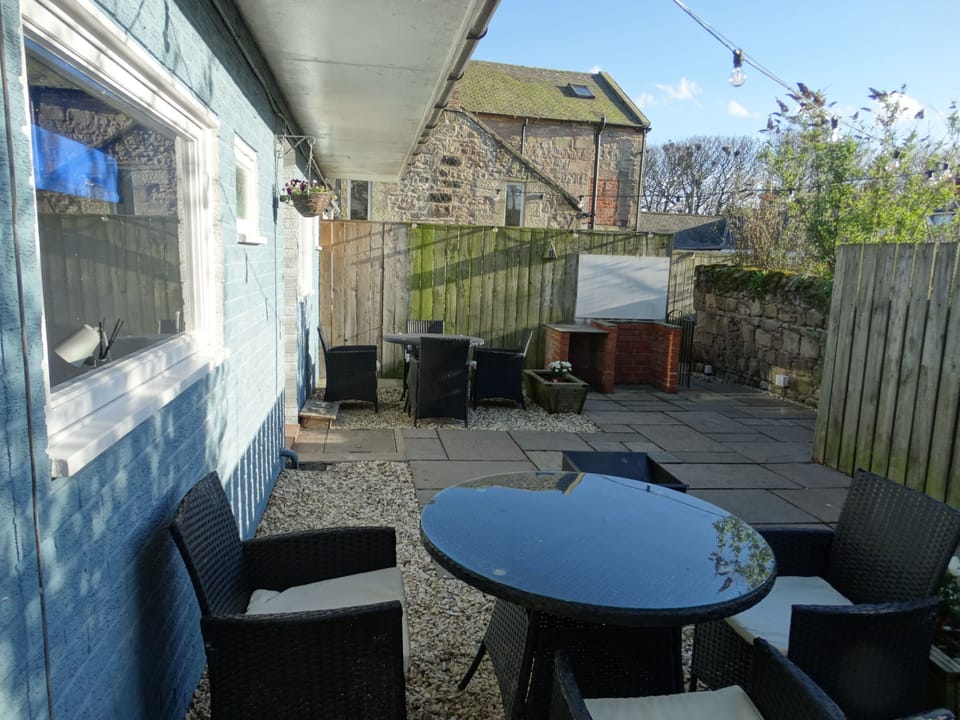 Quadruple Room, Non Smoking, Patio | Outdoor dining