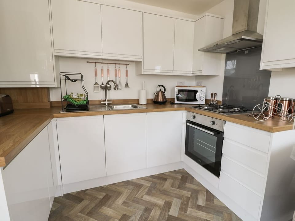 Manor Heath Apartment 1