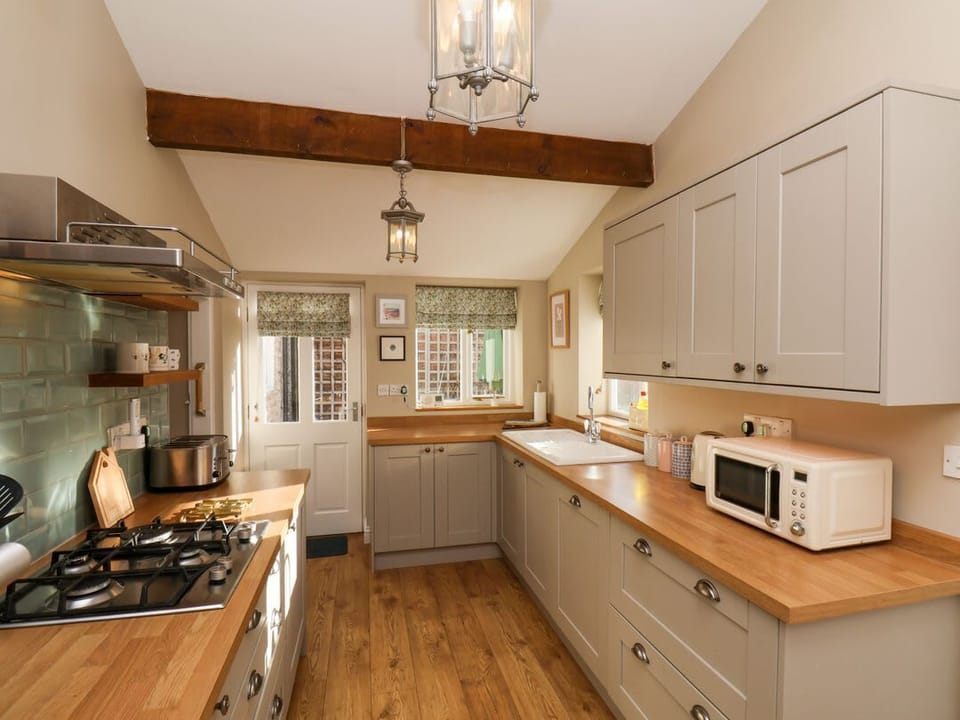 Sixpence Cottage