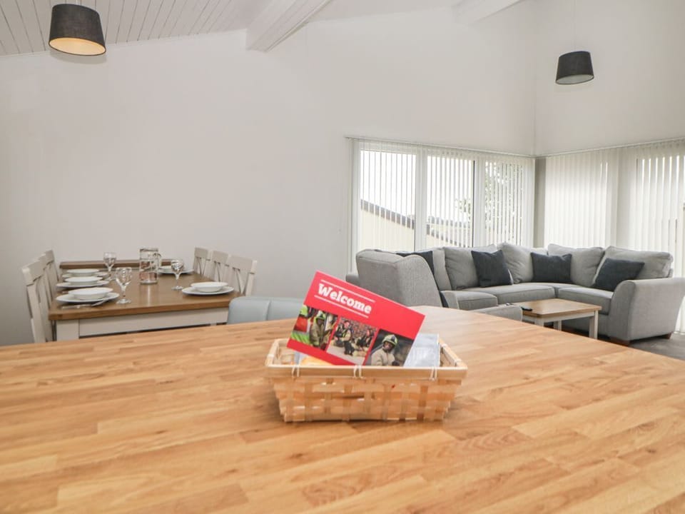 Harcombe House Accessible Pet Free Bungalow Sleeps 5